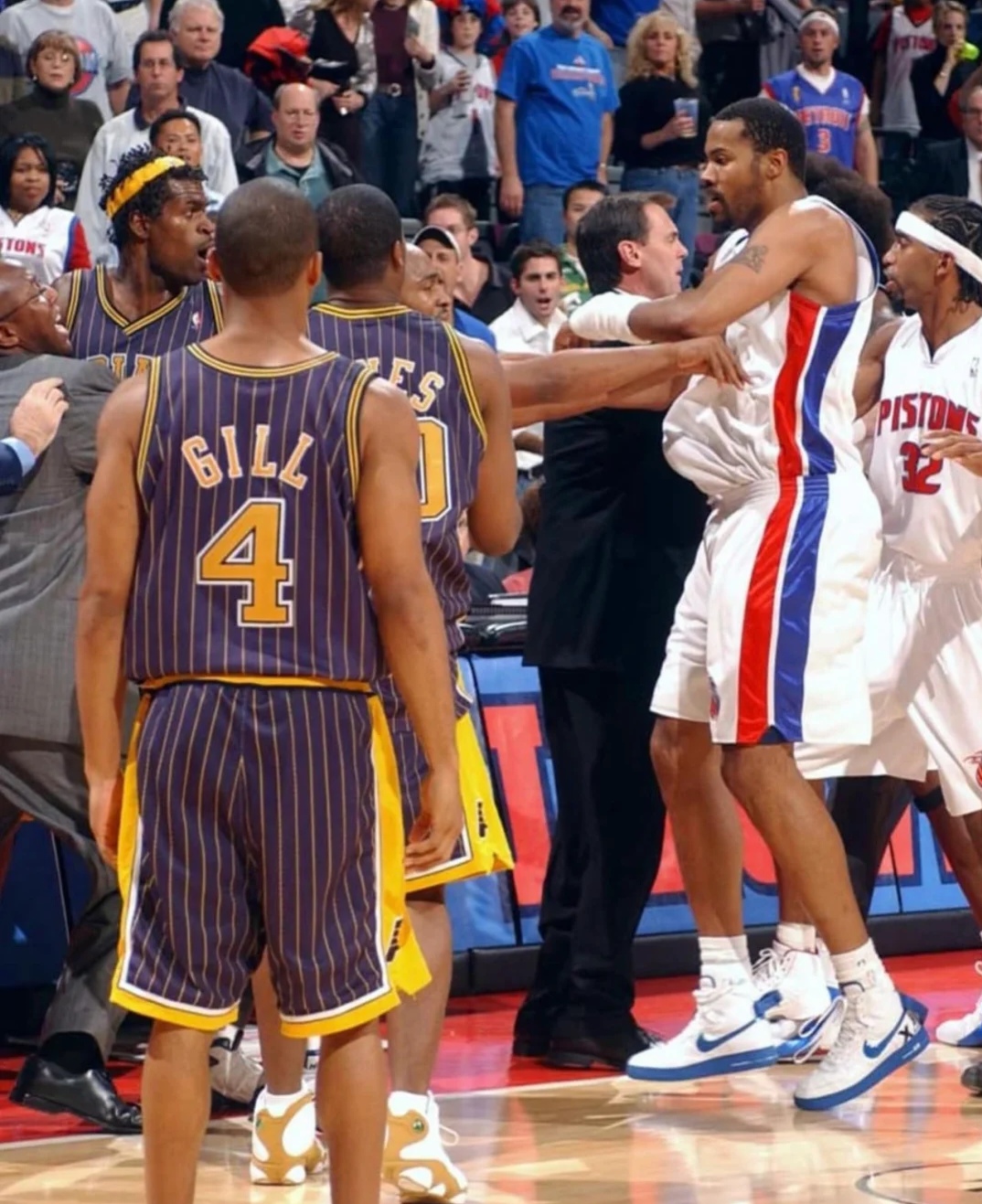 关于清晨西汉姆备战NBA季后赛，外线爆发细节曝光，话题不断，赛程密集仍需轮换的信息