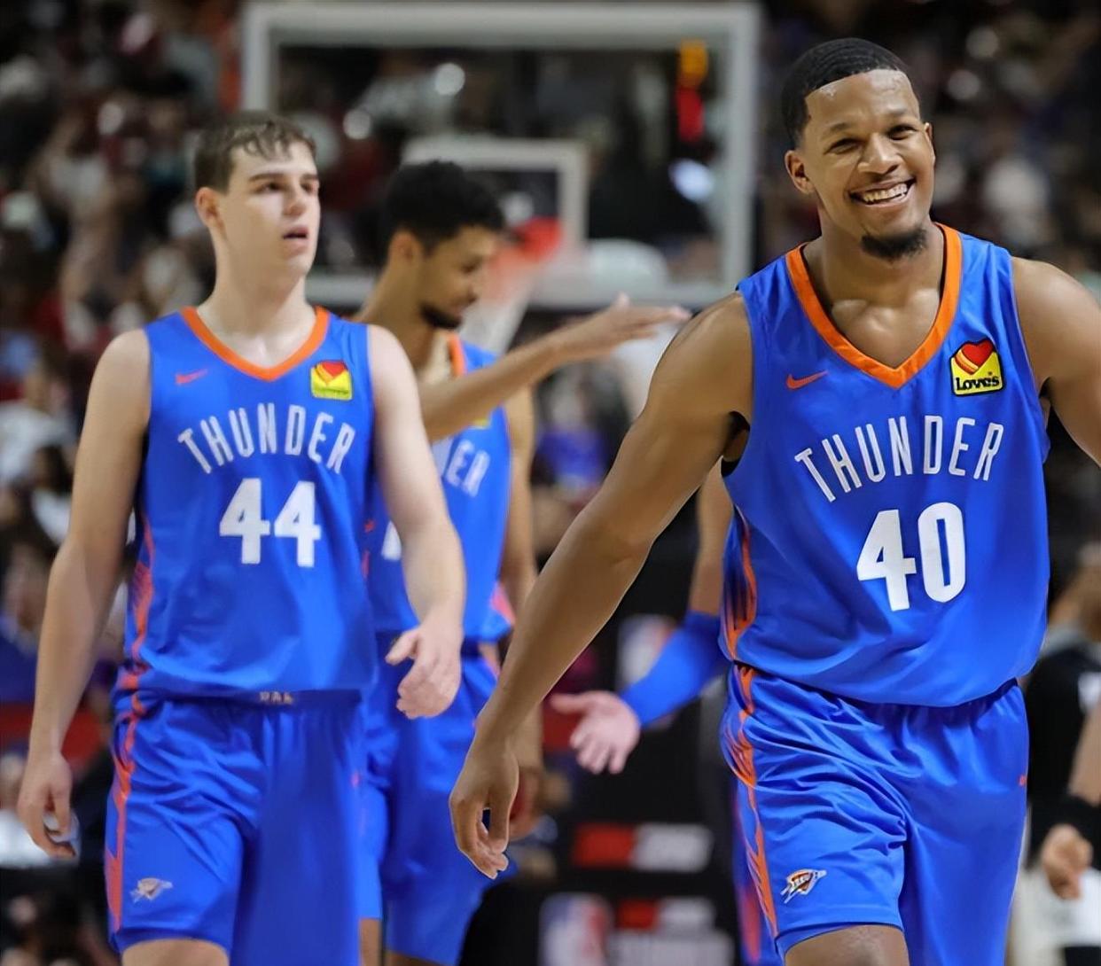 包含纽卡斯尔迎NBA常规赛关键赛；加时末段单刀错失；更衣室稳定；控场能力受关注的词条